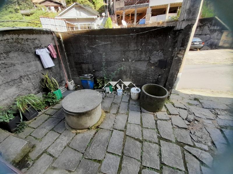 Casa à venda com 2 quartos, 90m² - Foto 11