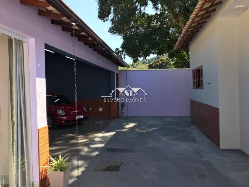 Casa à venda com 3 quartos, 400m² - Foto 4