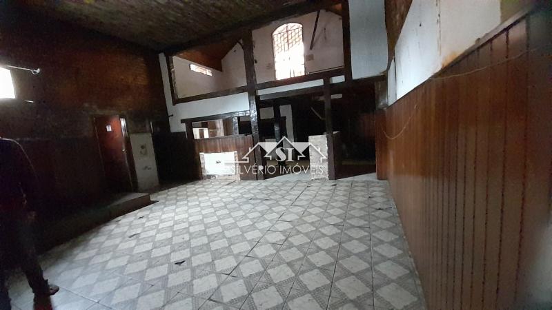 Casa à venda e aluguel com 5 quartos, 200m² - Foto 11