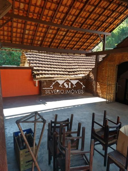 Casa à venda e aluguel com 5 quartos, 200m² - Foto 24