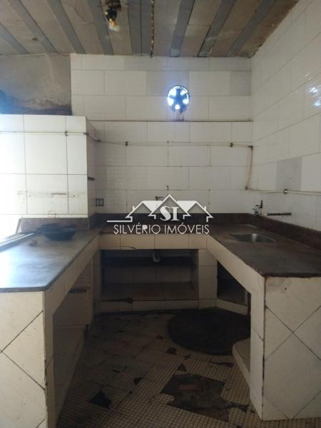Casa à venda e aluguel com 5 quartos, 200m² - Foto 25