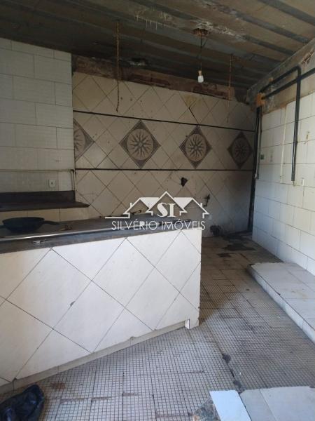 Casa à venda e aluguel com 5 quartos, 200m² - Foto 28