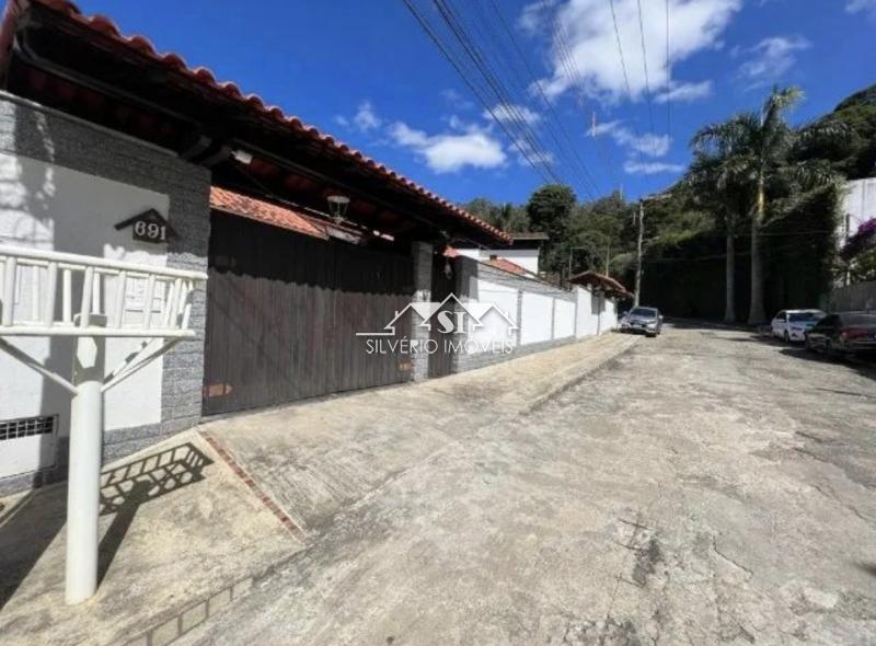 Casa à venda com 5 quartos, 300m² - Foto 15