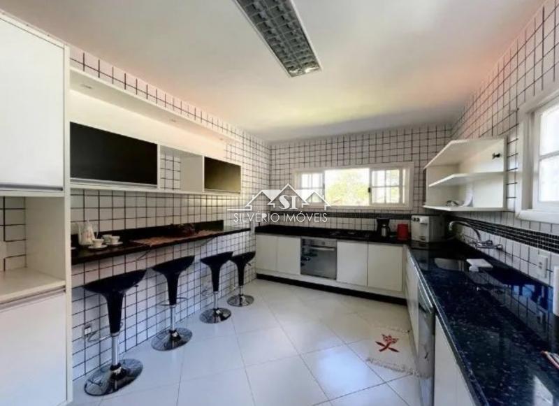 Casa à venda com 5 quartos, 300m² - Foto 10