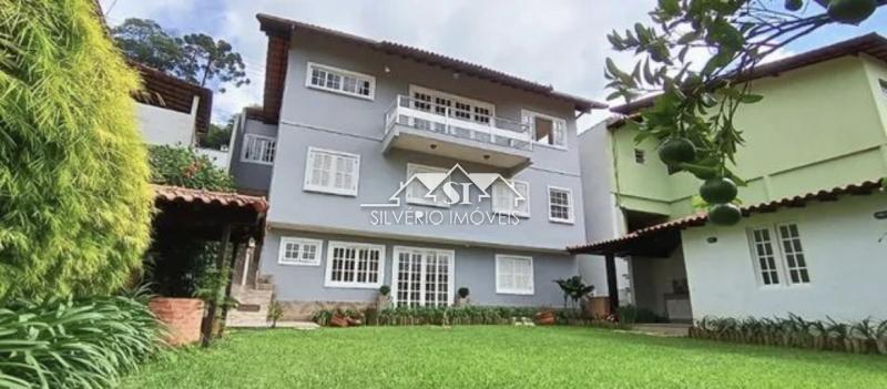 Casa à venda com 5 quartos, 300m² - Foto 2