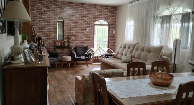 Casa à venda com 3 quartos, 630m² - Foto 4