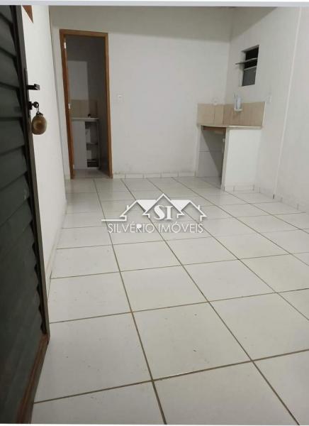 Casa à venda com 3 quartos, 180m² - Foto 2