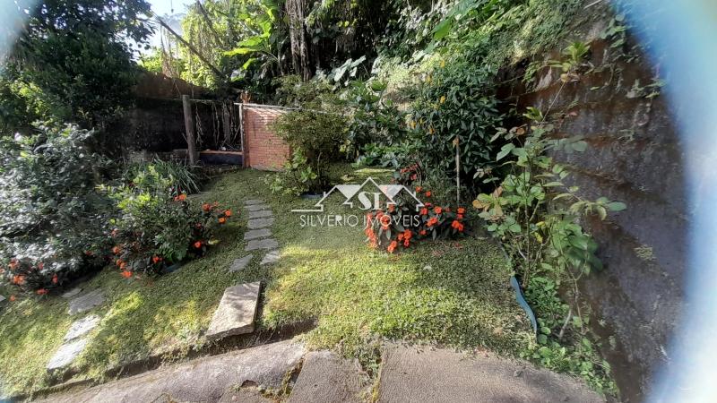 Casa à venda com 3 quartos, 300m² - Foto 8