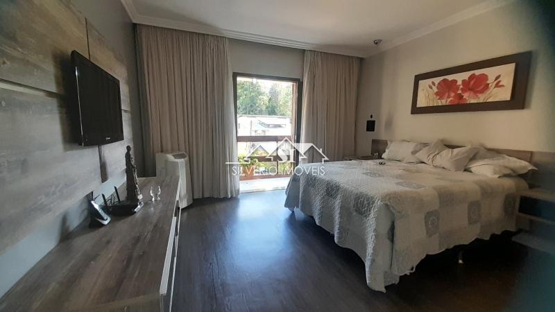 Casa à venda com 3 quartos, 300m² - Foto 21
