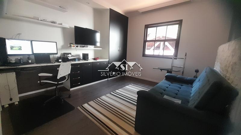 Casa à venda com 3 quartos, 300m² - Foto 23