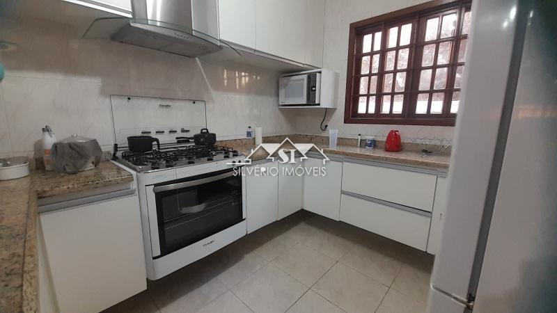 Casa à venda com 3 quartos, 300m² - Foto 39