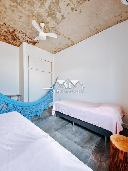 Casa à venda com 3 quartos, 216m² - Foto 29