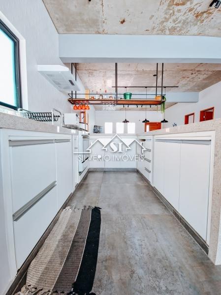 Casa à venda com 3 quartos, 216m² - Foto 32