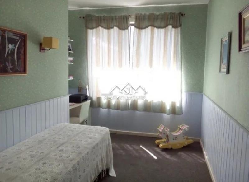 Casa à venda com 4 quartos, 230m² - Foto 3