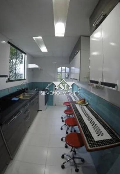 Casa à venda com 4 quartos, 230m² - Foto 6