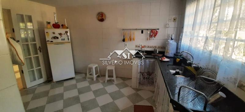 Casa à venda com 3 quartos, 420m² - Foto 9