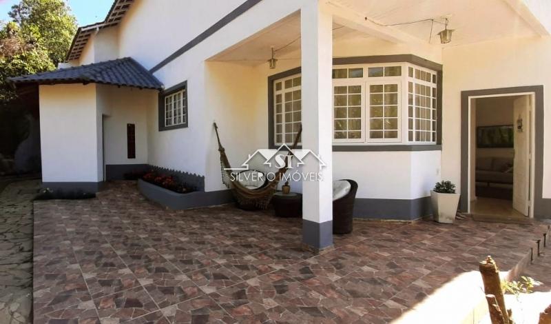 Casa à venda com 3 quartos, 420m² - Foto 2