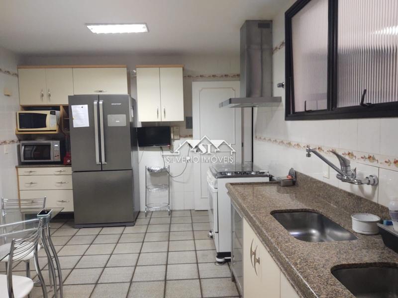 Apartamento à venda com 4 quartos, 200m² - Foto 15