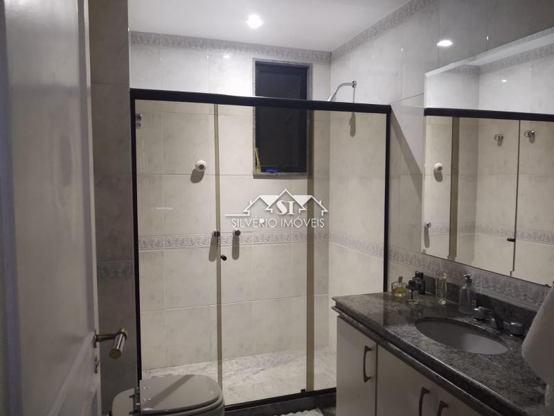 Apartamento à venda com 4 quartos, 200m² - Foto 32