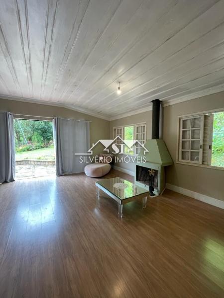 Casa à venda com 5 quartos, 330m² - Foto 4