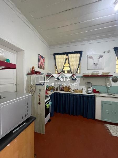 Casa à venda com 5 quartos, 330m² - Foto 9