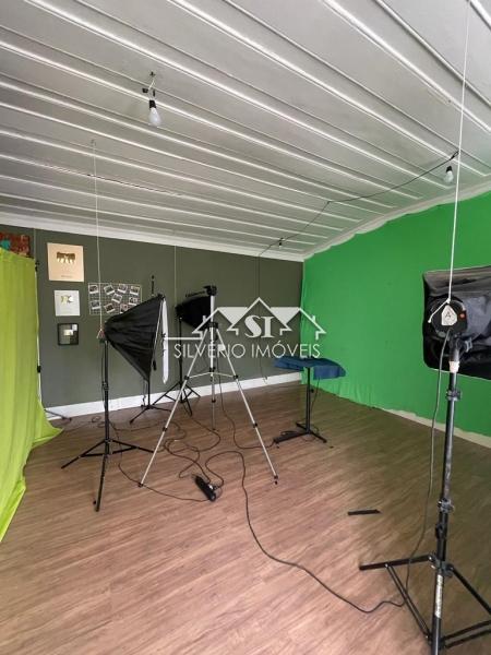 Casa à venda com 5 quartos, 330m² - Foto 10