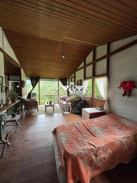 Casa à venda com 5 quartos, 330m² - Foto 12
