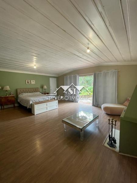 Casa à venda com 5 quartos, 330m² - Foto 13