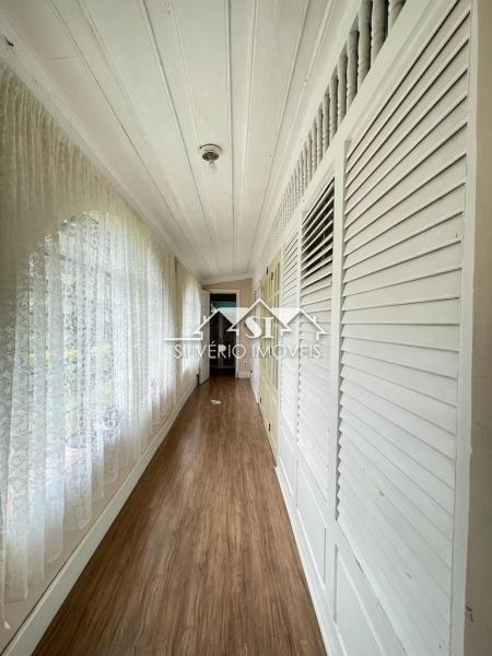 Casa à venda com 5 quartos, 330m² - Foto 16