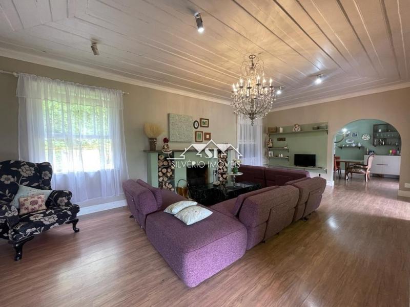 Casa à venda com 5 quartos, 330m² - Foto 20