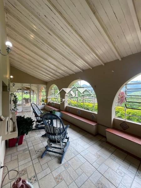 Casa à venda com 5 quartos, 330m² - Foto 21