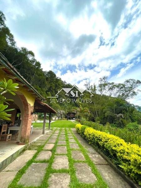 Casa à venda com 5 quartos, 330m² - Foto 27