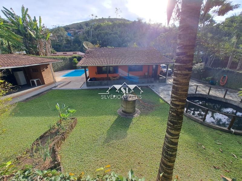Casa à venda com 2 quartos, 180m² - Foto 2