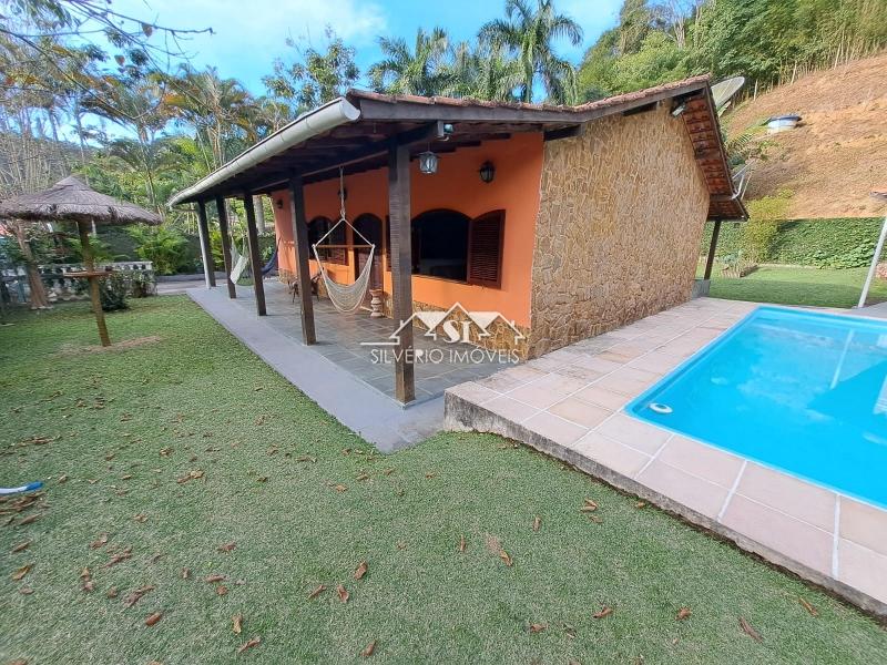Casa à venda com 2 quartos, 180m² - Foto 5