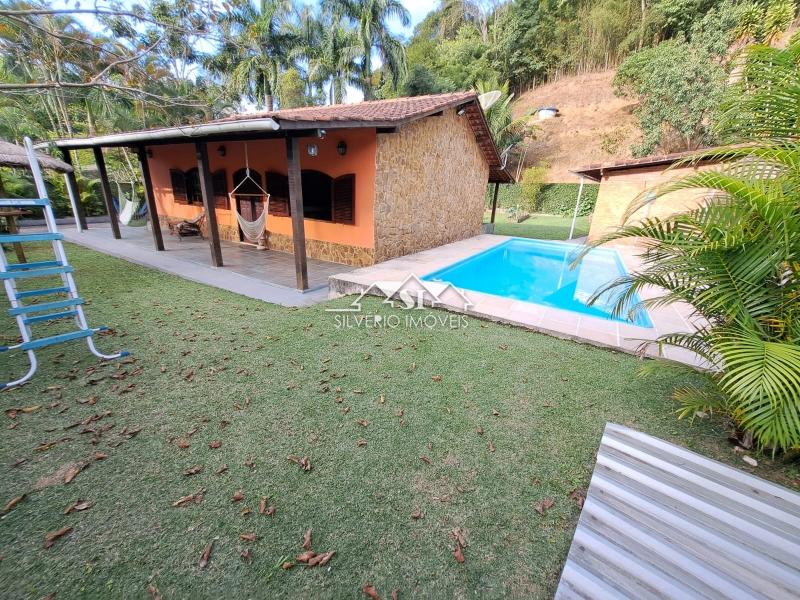 Casa à venda com 2 quartos, 180m² - Foto 6