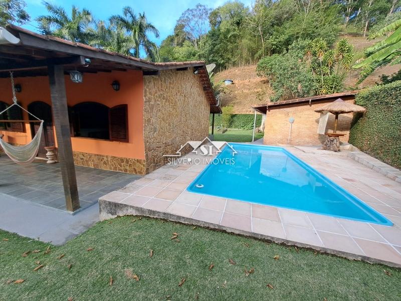 Casa à venda com 2 quartos, 180m² - Foto 7