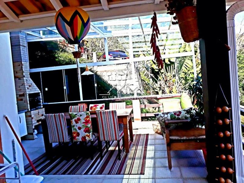 Casa à venda e aluguel com 3 quartos, 300m² - Foto 25