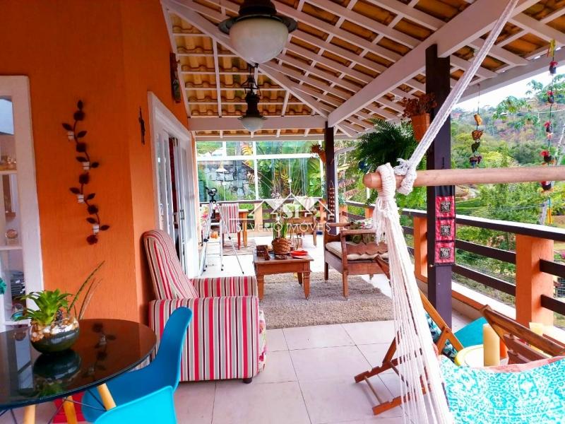 Casa à venda e aluguel com 3 quartos, 300m² - Foto 32