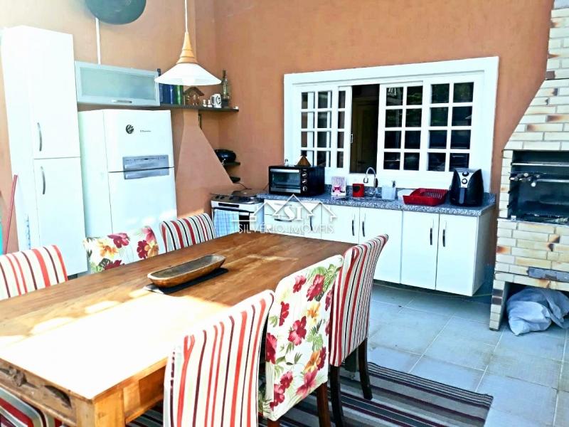 Casa à venda e aluguel com 3 quartos, 300m² - Foto 42