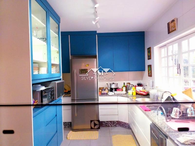 Casa à venda e aluguel com 3 quartos, 300m² - Foto 43