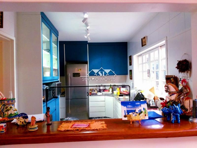 Casa à venda e aluguel com 3 quartos, 300m² - Foto 55