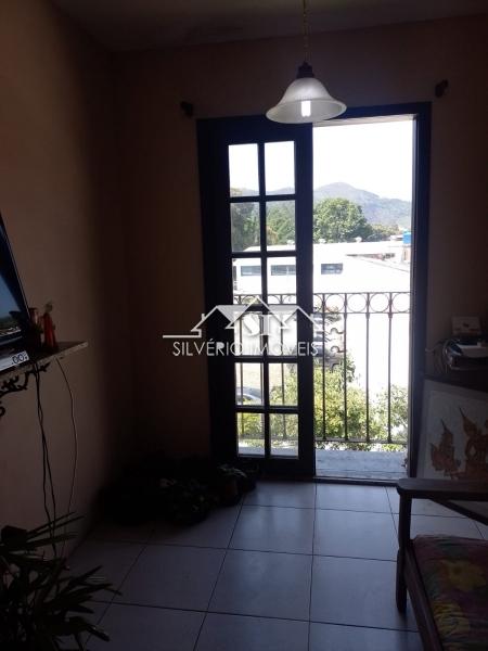 Apartamento à venda com 2 quartos, 69m² - Foto 4