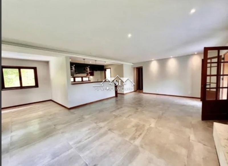 Casa à venda com 3 quartos, 170m² - Foto 4
