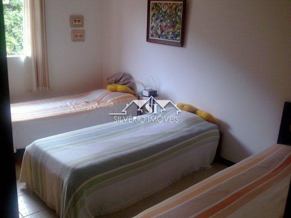 Casa à venda com 5 quartos, 240m² - Foto 11