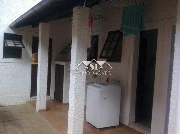 Casa à venda com 5 quartos, 240m² - Foto 13