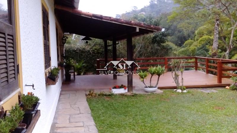 Casa à venda com 5 quartos, 240m² - Foto 14