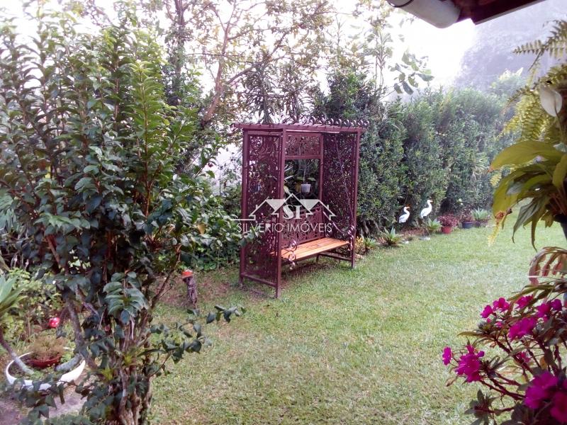 Casa à venda com 5 quartos, 240m² - Foto 15