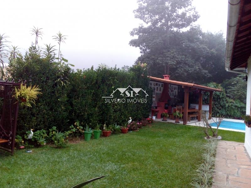 Casa à venda com 5 quartos, 240m² - Foto 8