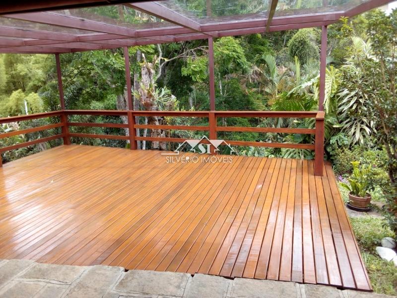 Casa à venda com 5 quartos, 240m² - Foto 18