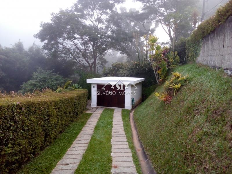 Casa à venda com 5 quartos, 240m² - Foto 17